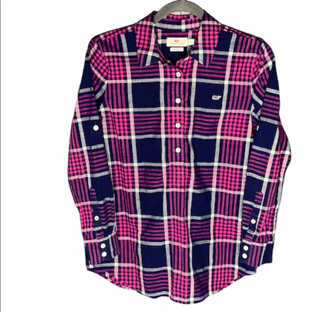 Vineyard Vines buttoned down shirt